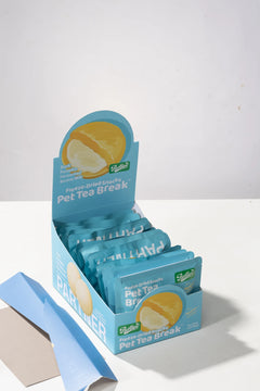 PARTNER Macaron freeze-dried treats, open display box with individually packed sachets